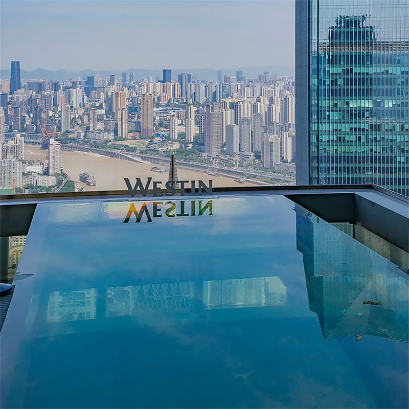 Piscina Cl&aacute;ssica Apoiada Em Janela De 3 Lados - Leyu
