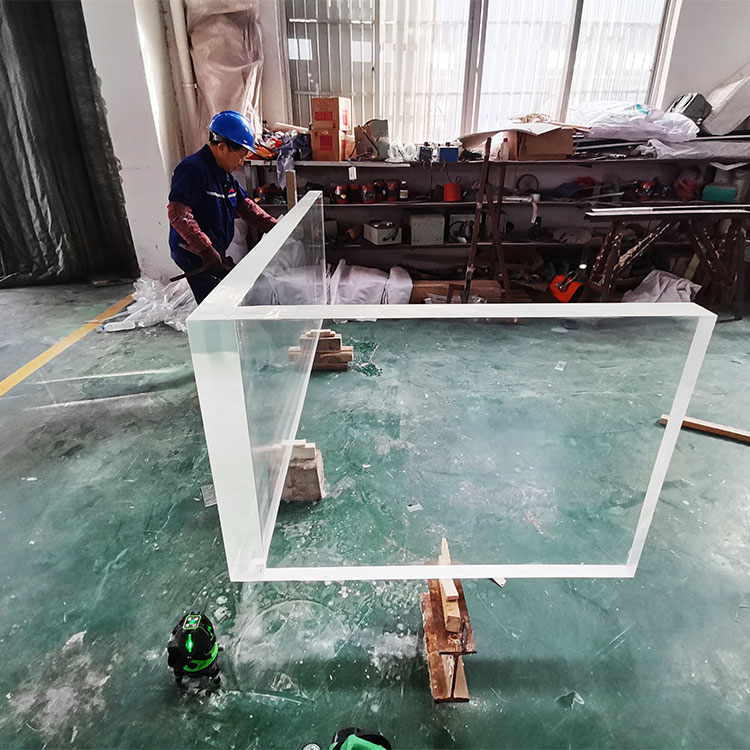 Piscina em forma de L