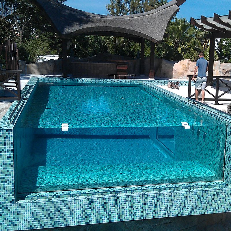 Piscina de mergulho subaqu&aacute;tica com janela - Leyu