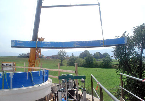 Piscina curva de acr&iacute;lico