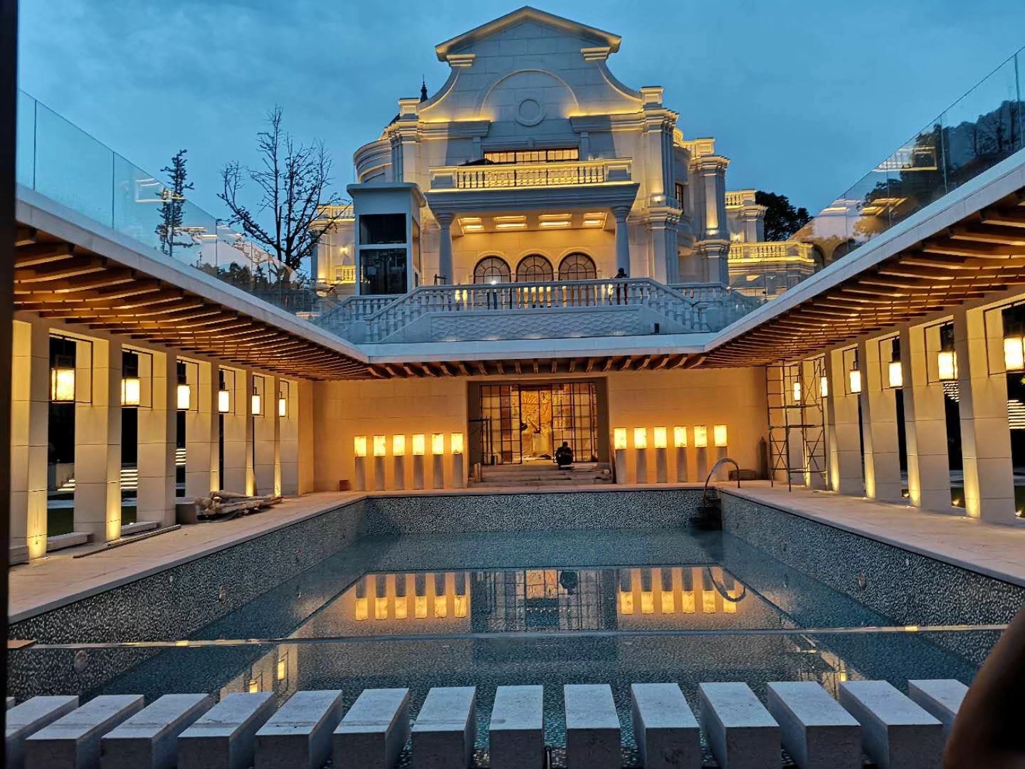 Piscina acr&iacute;lica de luxo - LEYU