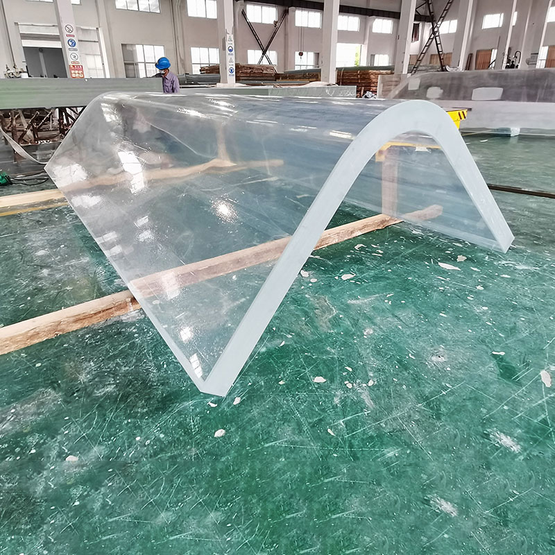 Painel acr&iacute;lico em forma de L - f&aacute;brica