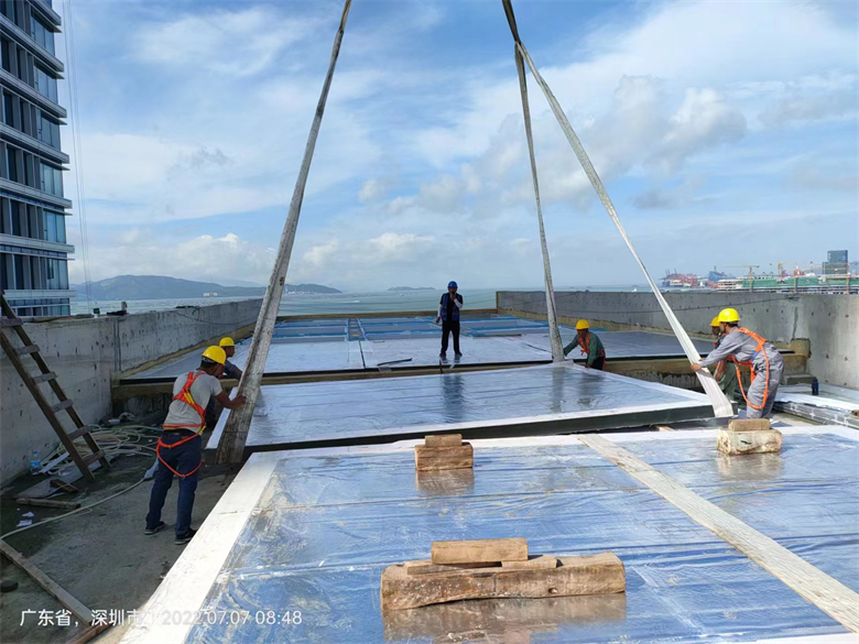 How thick is acrylic glass for swimming pool? Qual a espessura do vidro acrílico para piscina?