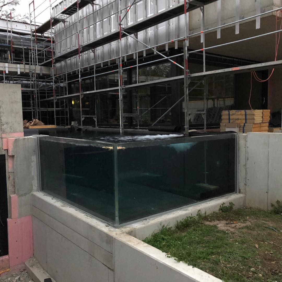Quanto custa uma piscina de acrílico acima do solo - Leyu