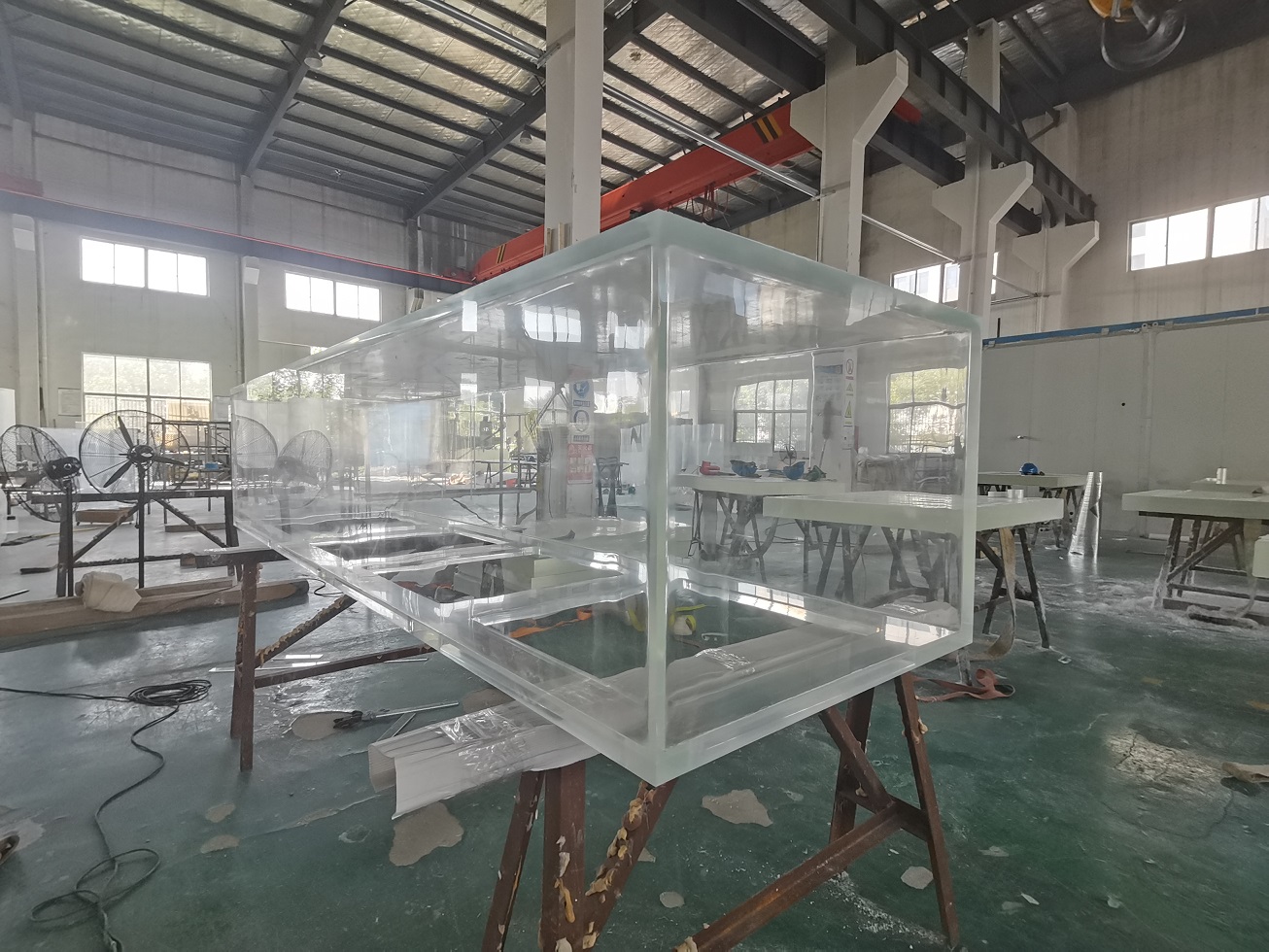 Fabricantes e construtores profissionais de aquários acrílicos personalizados - Leyu 