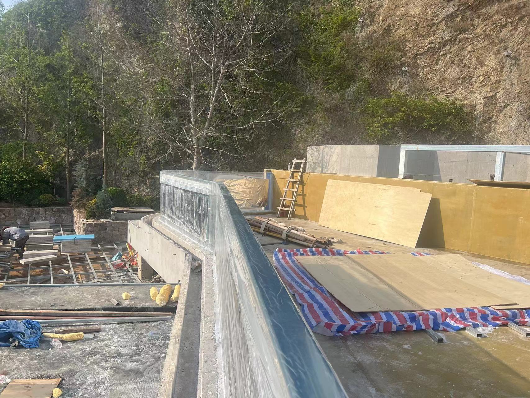 Piscina de Acr&iacute;lico 2025 no Oriente M&eacute;dio - Leyu (5)