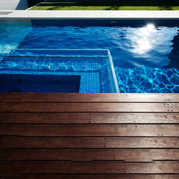 A borda lisa da piscina em acrílico proporciona uma vista perfeita - Leyu Acrílico Factory 