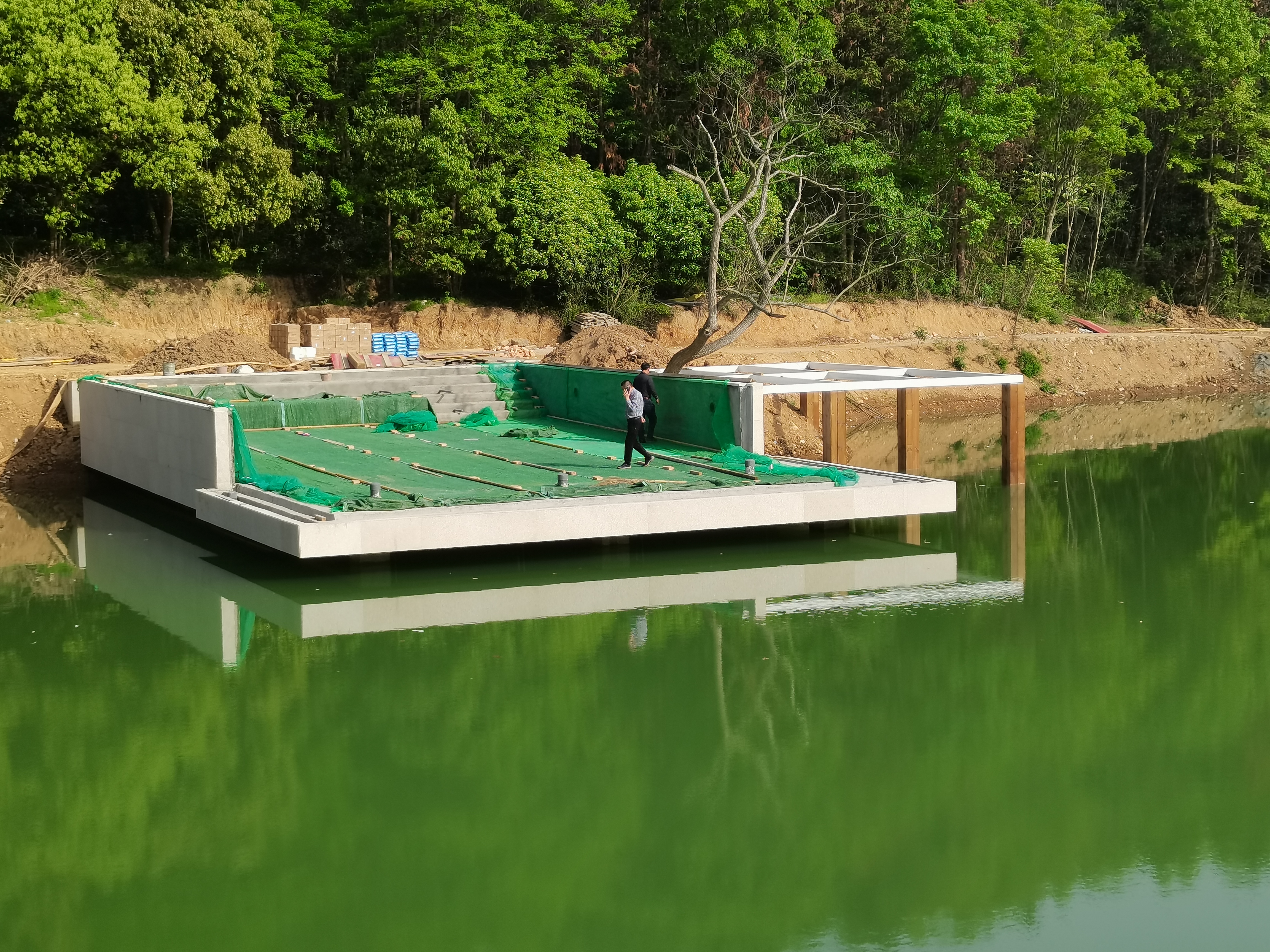 Piscina acr&iacute;lica - instala&ccedil;&atilde;o LEYU