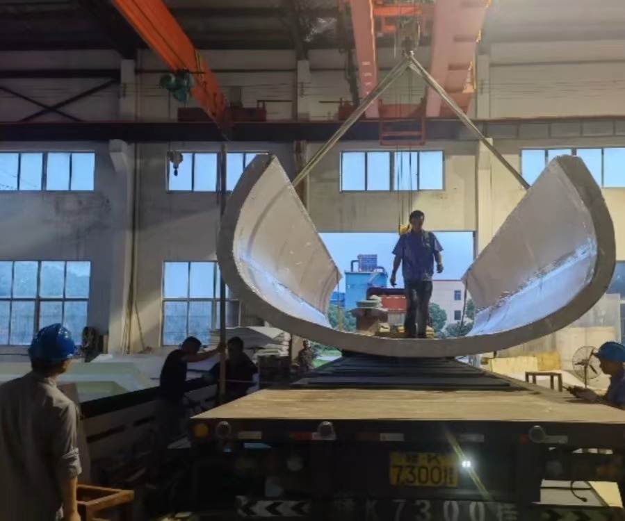 Ponte Transparente, Instalações em Acrílico Curvo - Leyu