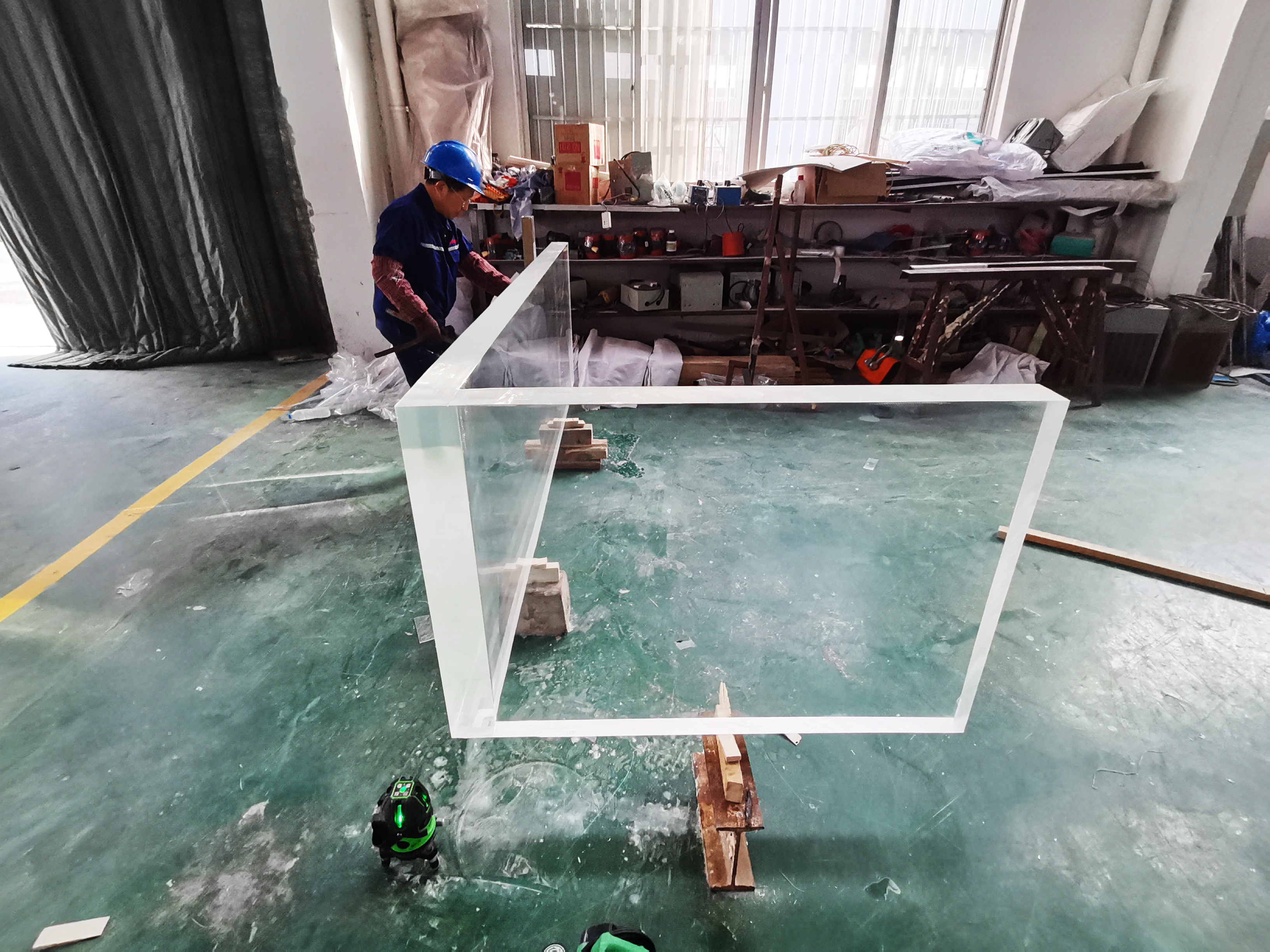 Painel acr&iacute;lico para piscina - LEYU